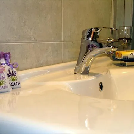 In Okrug Gornji With Sea View, Terrace, Air Conditioning, Wifi 5069-3 شقة