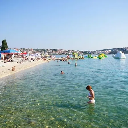 In Okrug Gornji With Sea View, Terrace, Air Conditioning, Wifi 5069-3 تروغير